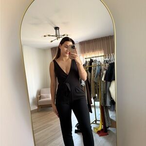 Chic Black Sleeveless Jumpsuit